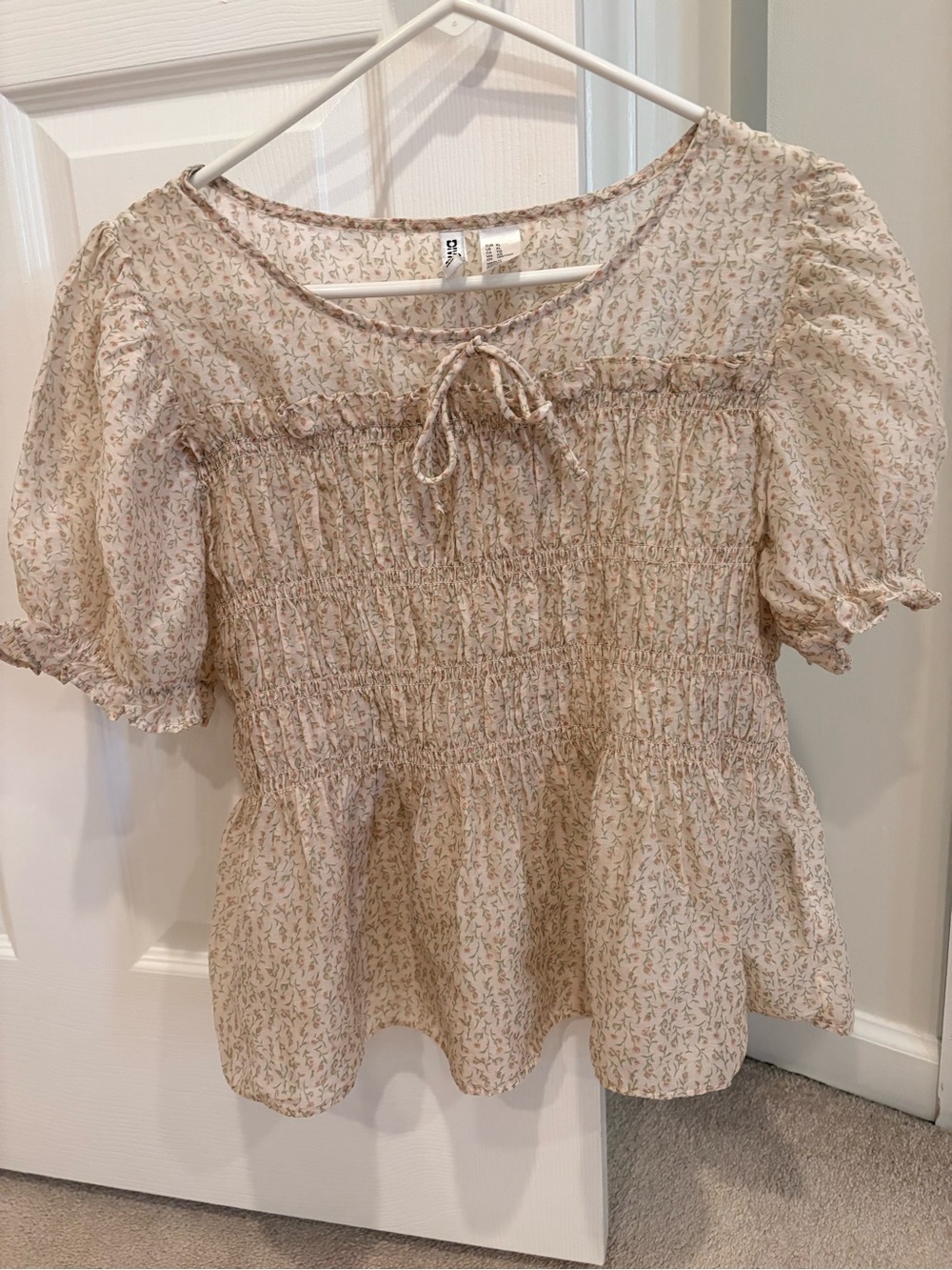H&M Cream Floral Smocked Peplum Blouse